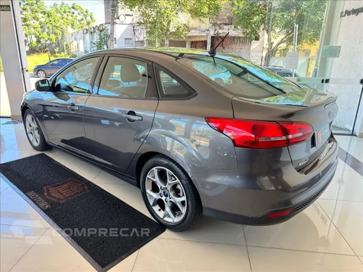 FOCUS 2.0 SE Plus Fastback 16V