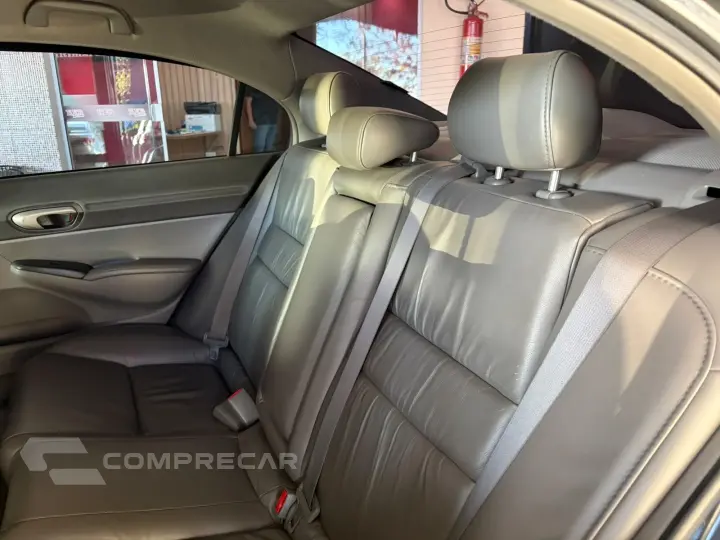 CIVIC 1.8 LXS 16V GASOLINA 4P AUTOMÁTICO