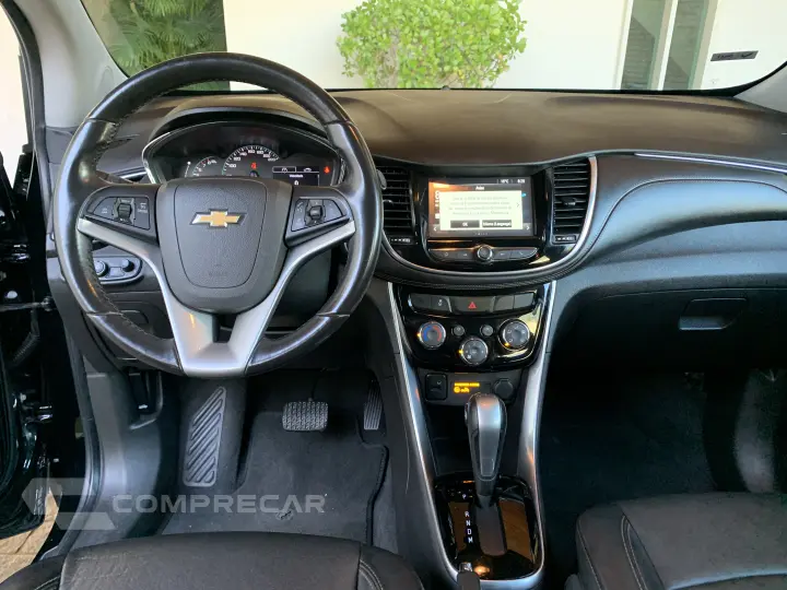 TRACKER 1.4 16V Turbo Midnight