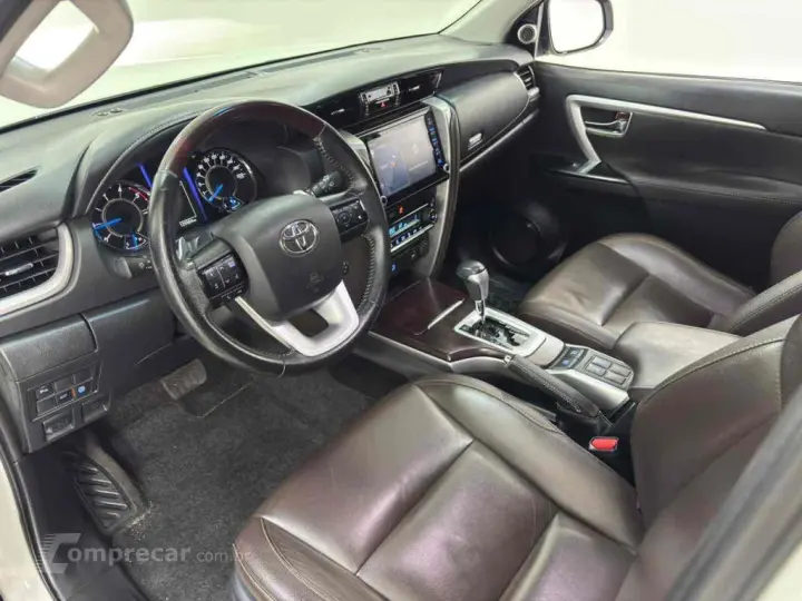 HILUX SW4 2.8 SRX 4X4 16V TURBO INTERCOOLER DIESEL 4P AUTOMÁ