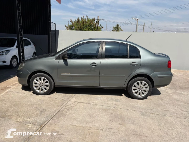 POLO SEDAN 1.6 MI COMFORTLINE 8V FLEX 4P MANUAL