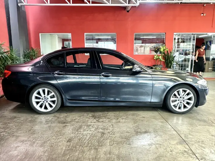 550i 4.4 SEDAN V8 32V GASOLINA 4P AUTOMÁTICO