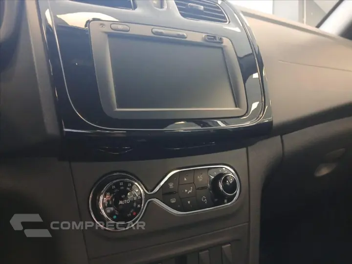 SANDERO 1.6 16V SCE FLEX INTENSE X-TRONIC