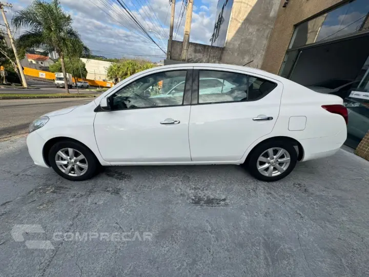 VERSA SL 1.6 16V Flex Fuel 4p Mec.