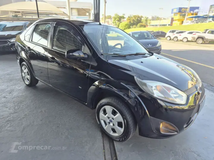 Fiesta Sedan SE 1.6 8V Flex 4p