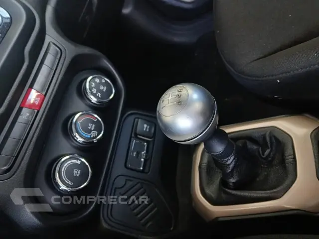RENEGADE - 1.8 16V 4P MANUAL