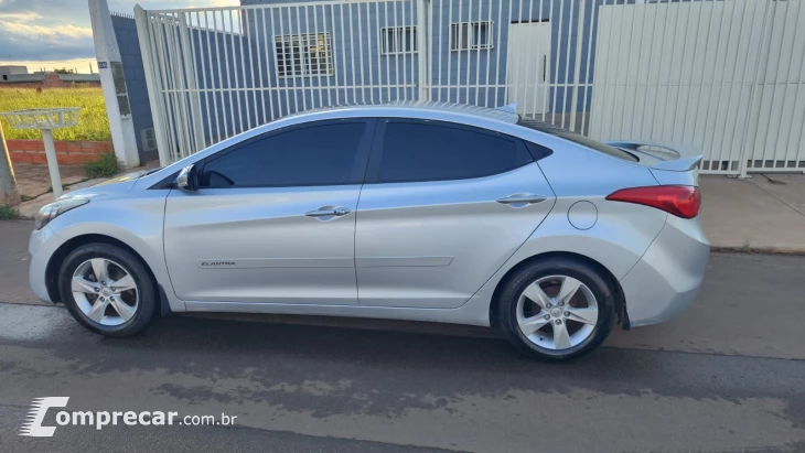 ELANTRA 2.0 16V