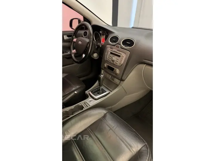 FOCUS 2.0 TITANIUM HATCH 16V FLEX 4P AUTOMÁTICO