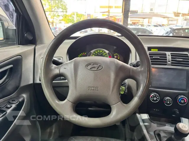 TUCSON - 2.0 GL 2WD 16V 4P MANUAL