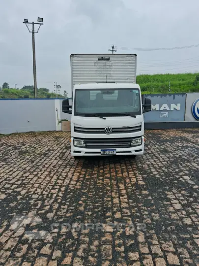 EXPRESS 4X2 COM BAÚ 4,5M