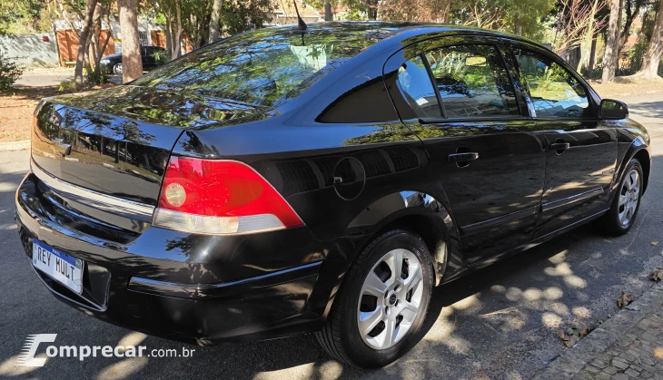 VECTRA 2.0 MPFI Expression 8V