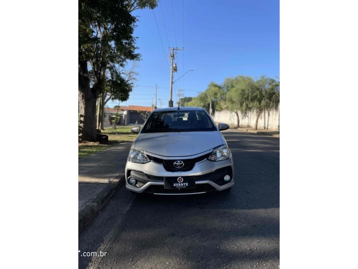 ETIOS 1.5 PLATINUM SEDAN 16V FLEX 4P AUTOMÁTICO
