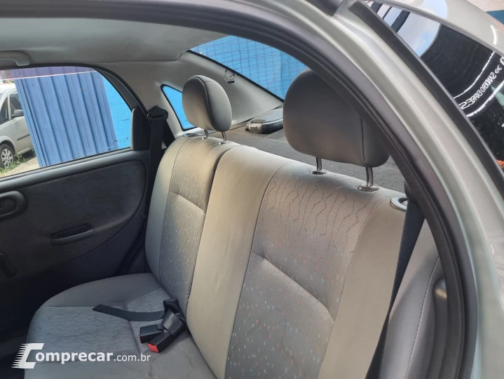 CORSA 1.8 MPFI Maxx Sedan 8V