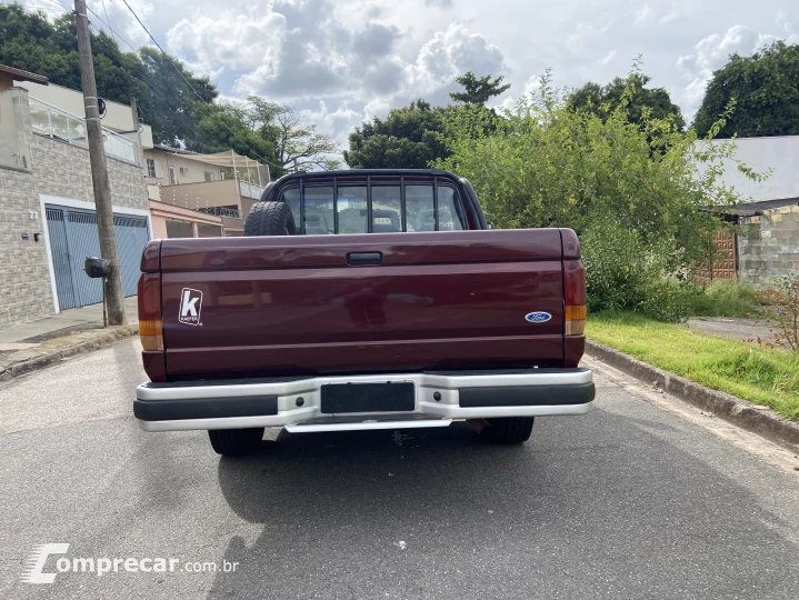 F-1000 2.5 XLT 4X2 CS 8V Turbo
