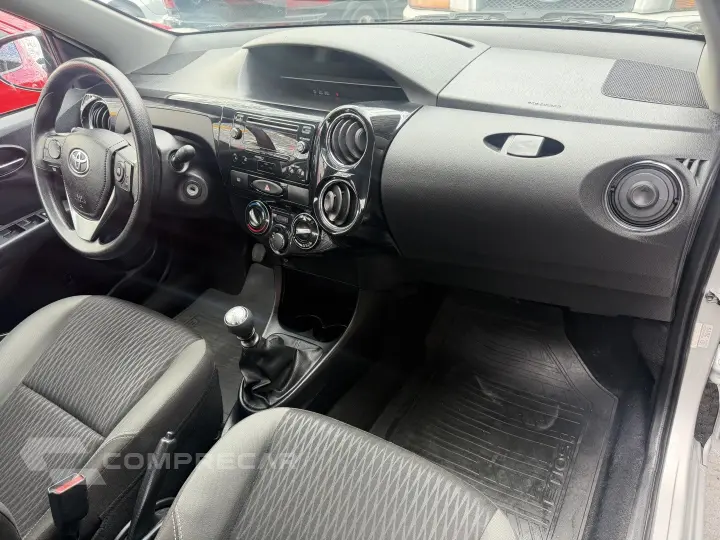 ETIOS 1.5 X PLUS SEDAN 16V FLEX 4P MANUAL