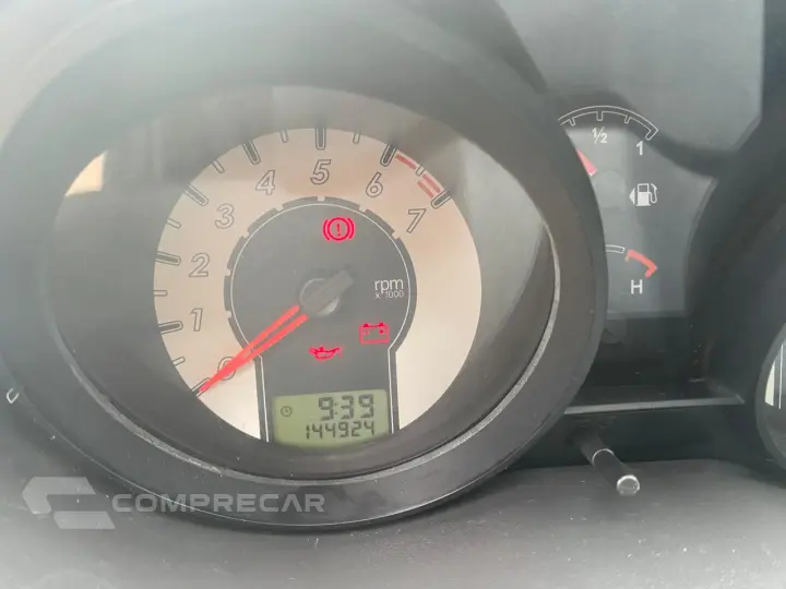 FIESTA 1.6 MPI Class Hatch 8V