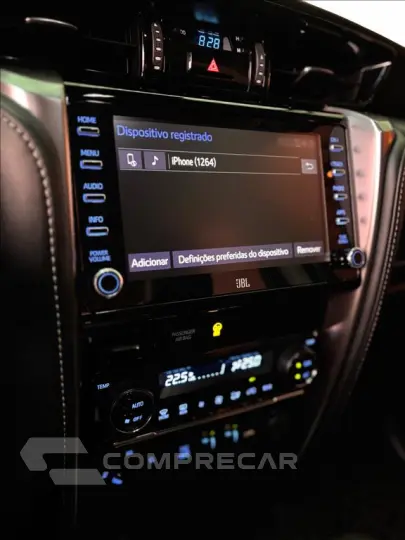 HILUX SW4 2.8 D-4D TURBO DIESEL SRX 7L 4X4 AUTOMÁ