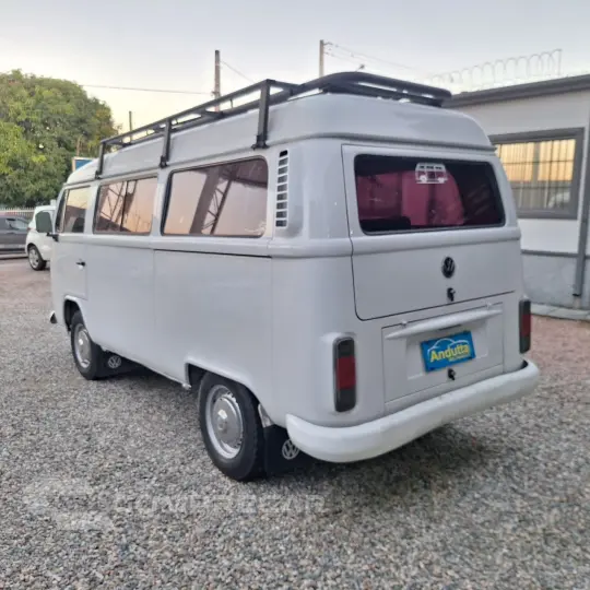 Kombi 1.6 STD 9 LUGARES