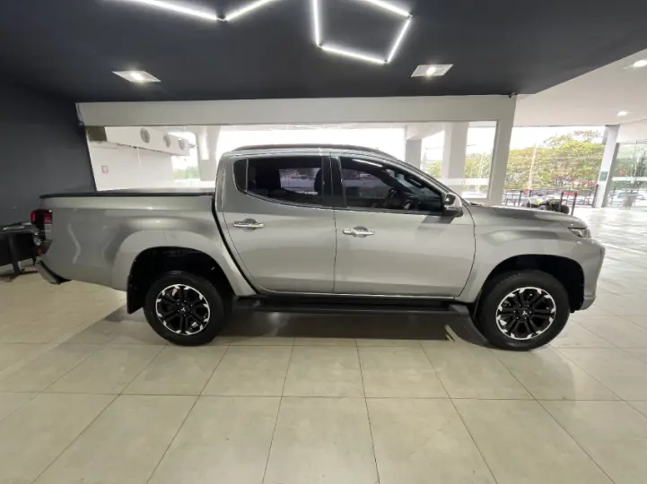 L200 TRITON 2.4 16V Turbo Sport HPE CD 4X4