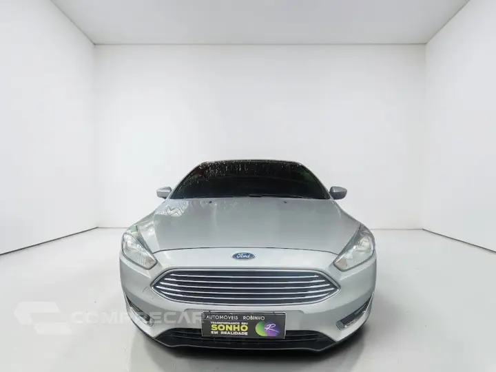 FOCUS 2.0 TITANIUM PLUS SEDAN 16V