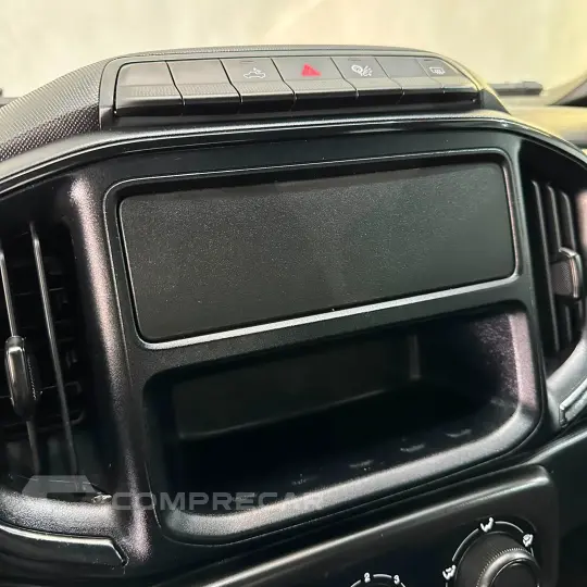 Strada Freedom 1.3 Flex 8V CD