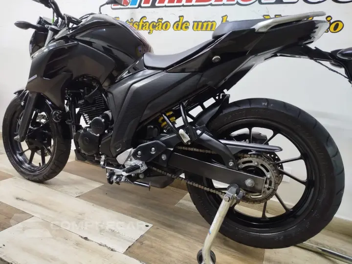 Fazer FZ25