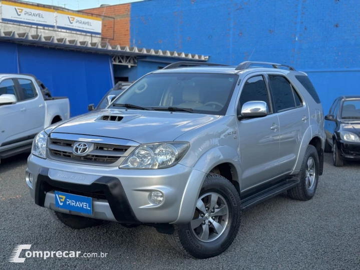 Hilux SW4 SRV D4-D 4x4 3.0 TDI Dies. Aut
