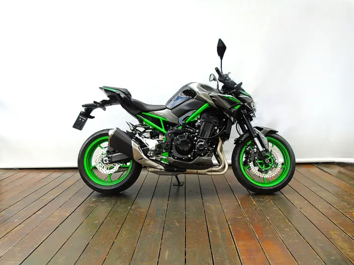 KAWASAKI Z900