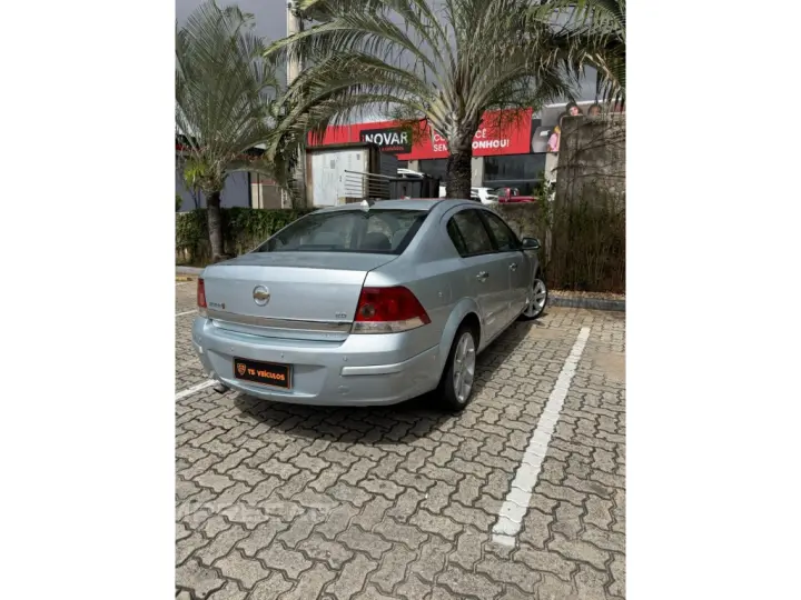 VECTRA 2.0 MPFI ELEGANCE 8V FLEX 4P AUTOMÁTICO