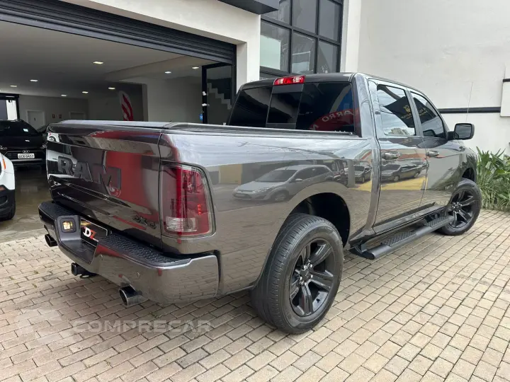 1500 5.7 V8 Limited Night Edition CD 4X4