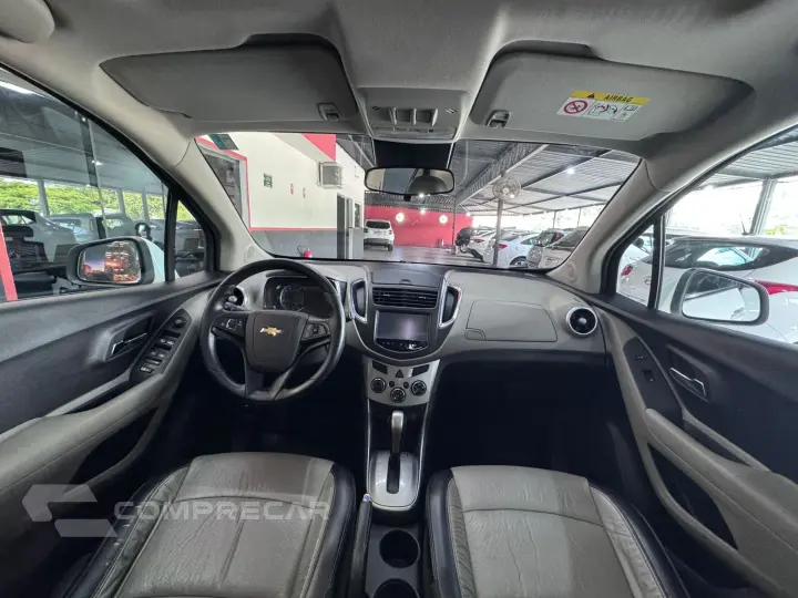 Tracker 1.8 LTZ com teto solar