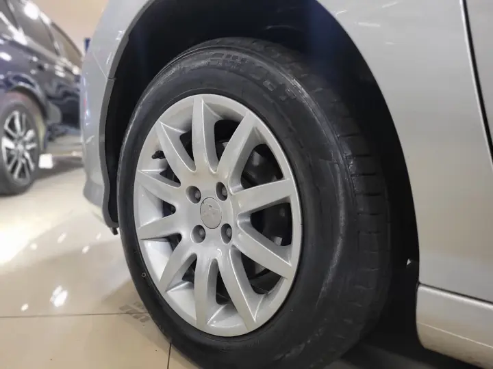 308 Active 1.6 Flex 16V 5p mec.