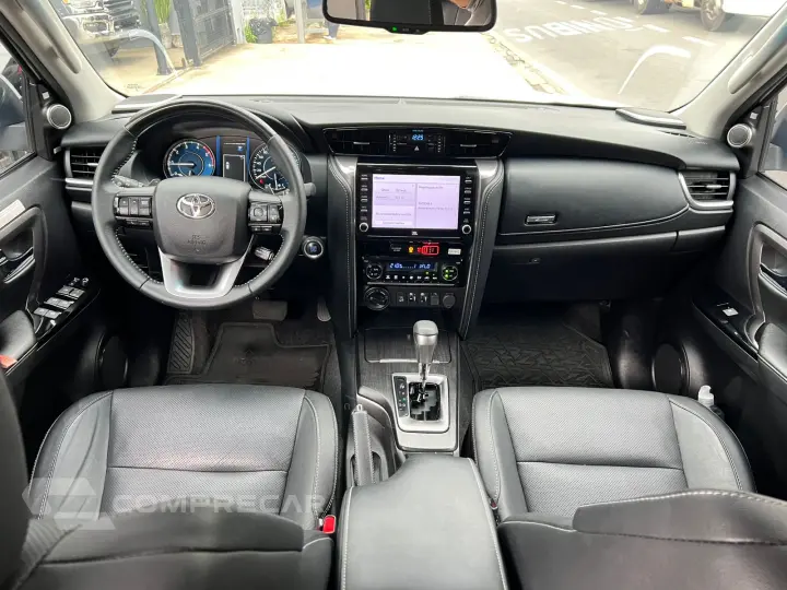 HILUX SW4 2.8 D-4d Turbo SRX 7L 4X4