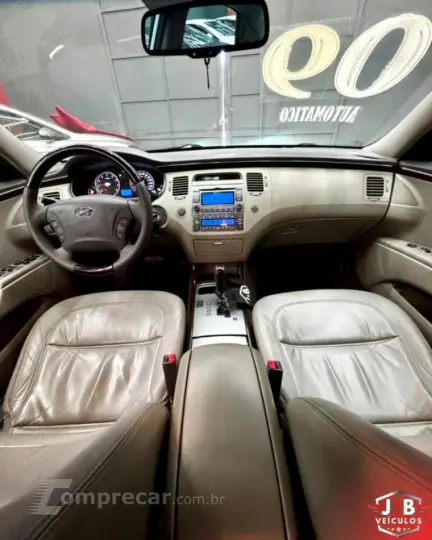 AZERA 3.3 MPFI GLS Sedan V6 24V