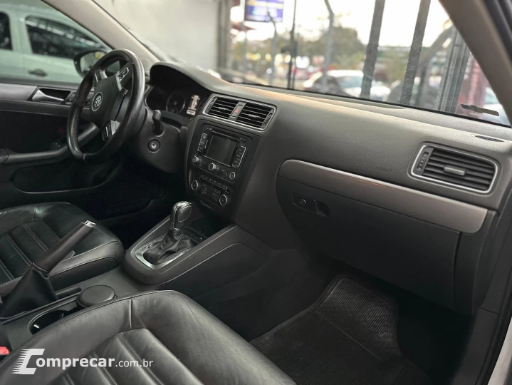 JETTA 2.0 TSI HIGHLINE 200CV GASOLINA 4P TIPTRONIC