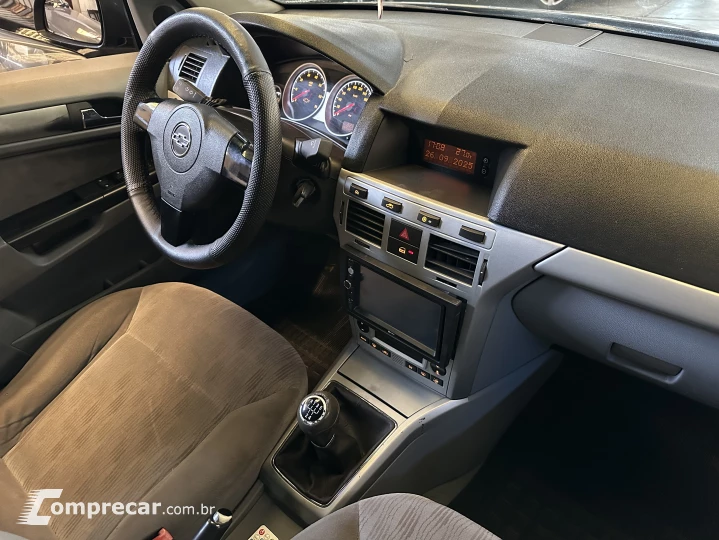 VECTRA 2.0 MPFI Elegance 8V