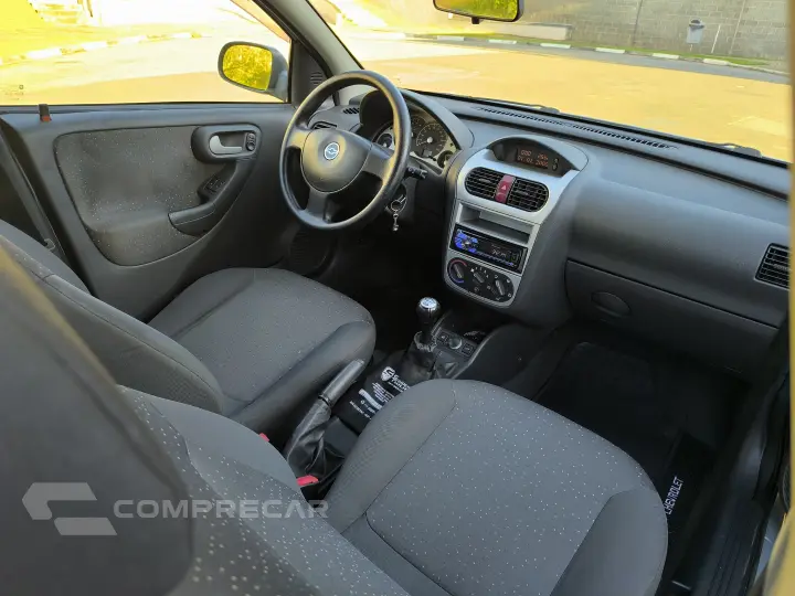 CORSA 1.4 MPFI Premium Sedan 8V