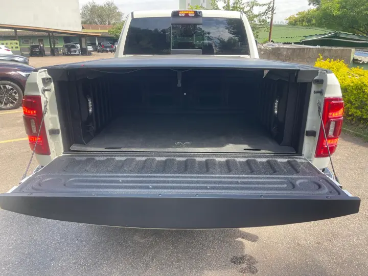 RAM 6.7 3500 Laramie Longhorn 4X4 CD 6 Cilindros Turbo