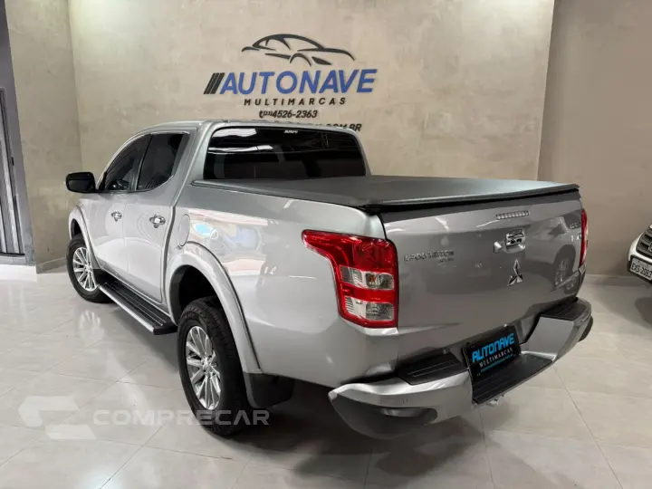 L 200 Triton 2.4 16V SPORT HPE 4X4 CABINE DUPLA TURBO DIESEL