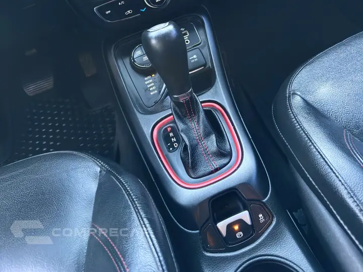 COMPASS 2.0 16V DIESEL TRAILHAWK 4X4 AUTOMÁTICO