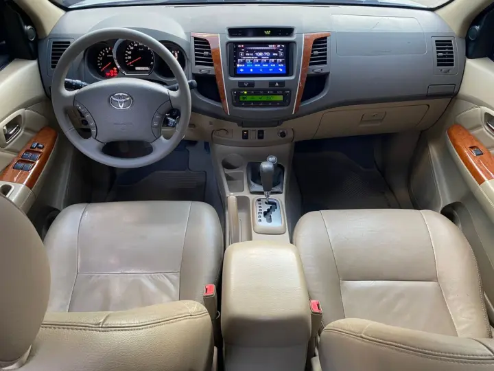 Hilux SW4 3.0 16V 4P SRV 4X4 7 LUGARES TURBO DIESEL AUTOMÁTI