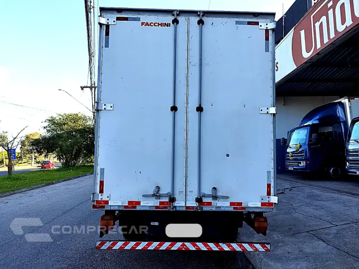 Delivery 8.160 + Baú Facchini