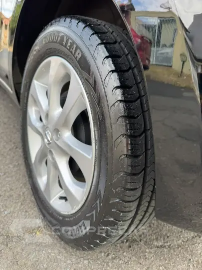 Nissan March 1.6 SV automático