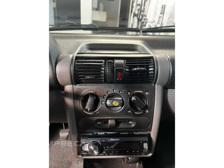 CLASSIC 1.0 MPFI LS 8V FLEX 4P MANUAL