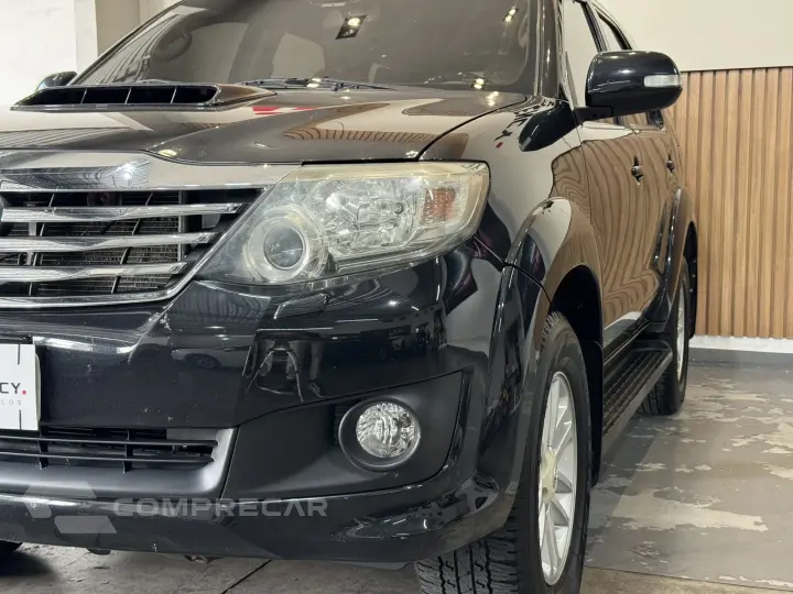 HILUX SW4 3.0 SRV 4X4 7 LUGARES 16V TURBO INTERCOOLER DIESEL