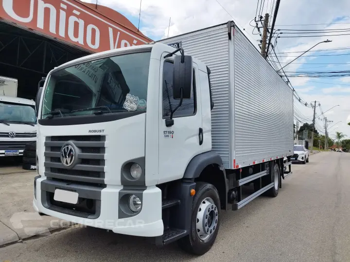 Constellation 17.190 + Baú Randon