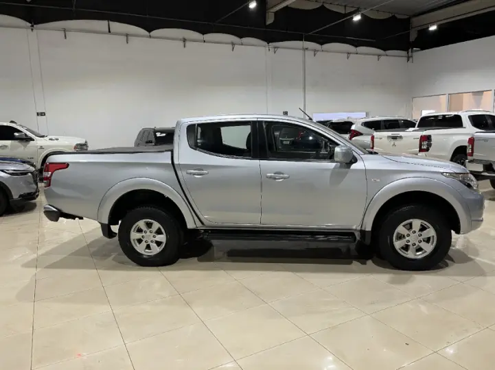 L200 TRITON 2.4 16V Turbo GLS CD 4X4