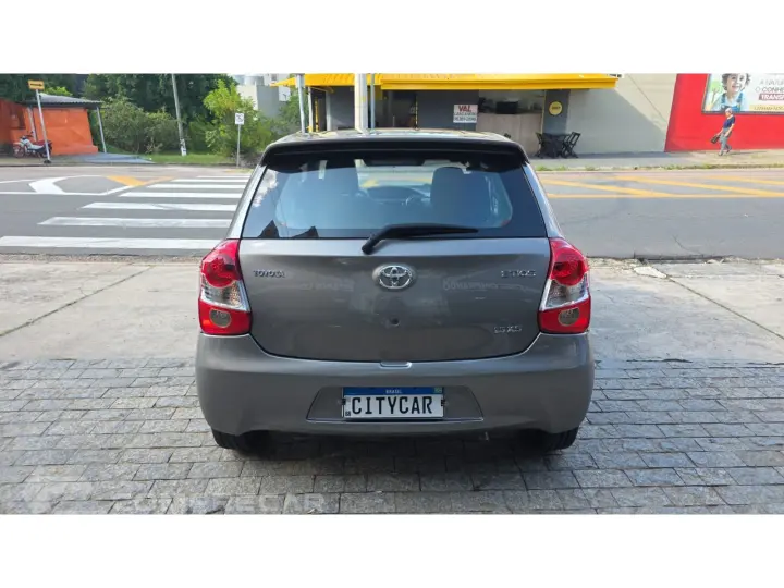 ETIOS 1.5 XS 16V FLEX 4P AUTOMÁTICO