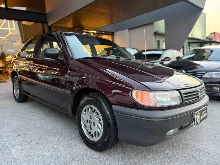 LOGUS 1.8 GLS 8V ÁLCOOL 2P MANUAL