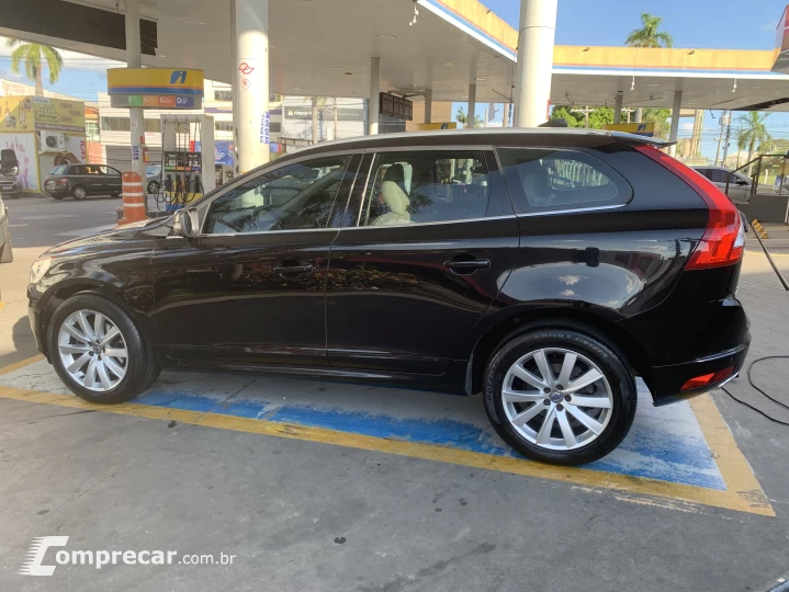XC60 2.0 T5 Momentum